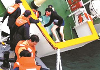 韩国沉船最后视频公开:船长首先逃跑