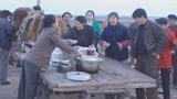 庄稼院里的年轻人：全村人热火朝天干活，一碗白菜炖粉条绝配呀