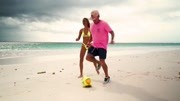 足球宝贝 Chase Carter拍摄运动感沙滩画报