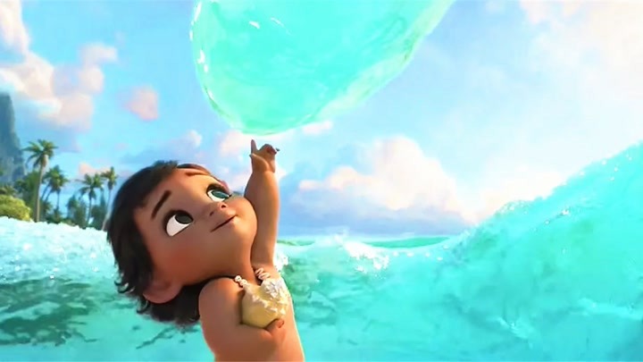 迪士尼最勇猛的公主，还是小婴儿的时候，就把大海当成自己的玩具