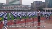 女中学生把校服穿成“露肩”遭喷,网友再热也得注意形象啊资讯搜索最新资讯爱奇艺