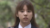 女孩被自己眼里的朋友伤害 害怕寂寞的她很需要朋友