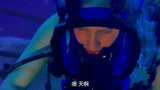 鲨海：美女在深海中更换氧气瓶，差点窒息，太刺激了！