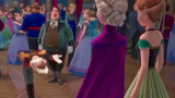 冰雪奇缘：公爵邀请女王跳舞，假发片都掉下来，太逗了