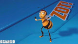 蜜蜂总动员：蜜蜂趴女孩肩膀上，结果被人从后边给拍了
