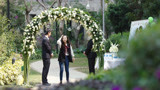 《这个世界不看脸》小挺被拦在婚礼现场门外 菲儿与英树举行结婚典礼