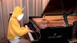钢琴演奏：数码宝贝主题曲，弹琴小姐姐帽子好可爱！
