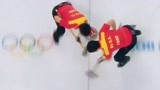 冰壶教练科普扫冰规则 原来这就是两把刷子的用处——冰雪正当燃