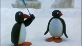 企鹅家族：小企鹅用羽毛球勒索了一筐鱼