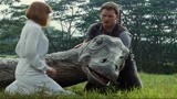 侏罗纪世界：暴虐霸王龙太可怕了，杀死长颈龙却不吃，只为了好玩