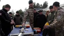 美英教官训练乌军使用贫铀弹画面曝光 北约“脏弹”曾祸害多国