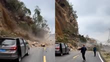湖南株洲一道路发生滑坡 避难者拍下土石与车头擦身而过瞬间