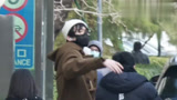 路透：刘宇宁参加央视春晚彩排 与粉丝热情互动