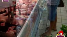 線上看 文章獨自現身西安穿拖鞋超市買肉 (2014) 帶字幕 中文配音，國語版