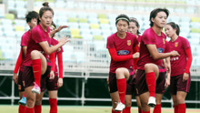 中国女足集训备战朝鲜 布鲁诺考察女足新人