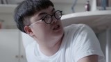 《少年派》江天昊与室友玩闹 胖子被罚做俯卧撑