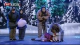 跨界喜剧王：女子躺在雪地当中，不知死活，男子竟也看不出来！