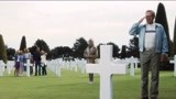 拯救大兵瑞恩：老去的瑞恩带着家人来到上尉墓前，热泪盈眶！