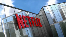 Netflix股价持续下跌 各平台抢购经典剧集  内容之战如何取胜？
