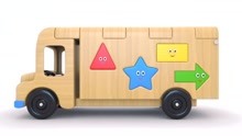 木质汽车和房子玩具