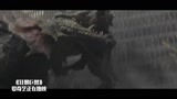 狂暴巨兽：巨狼准备攻击人类，结果被30米巨鳄一口吞下！