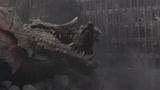 狂暴巨兽：巨狼准备攻击人类，怎料被30米巨鳄一口吞下！