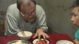 兵法乡村：老爷子吃花生米之前先数个数，五十粒少一粒都不行！