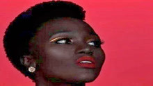 全球最黑女模特，全身上下黑得很彻底，却美得让人无法反驳！