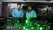 中国量子计算原型机九章问世：比最快超级计算机快一百万亿倍