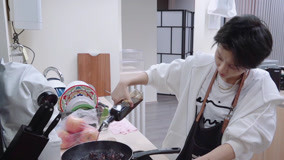 watch the latest Kitchen newbie XIN Liu pouring tons of soy sauce over the chicken wings (2021) with English subtitle English Subtitle