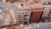 航拍：马德里市中心一建筑爆炸 砖石碎块飞出近百米远