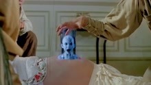 新僵尸先生：美女鬼婴附体，英叔咬破中指，活活把它给拽了出来！