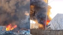 现场浓烟滚滚！江苏沭阳一厂房起火后坍塌，事故未造成人员伤亡