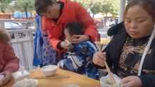 郭皓轩吃饭也要哭，把外婆惹生气了，后果很严重！