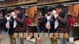 谢霆锋华晨宇《百姓的味道》，手捧热干面现身武汉街头