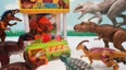 恐龙玩具朋友们和抓娃娃机