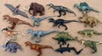 恐龙玩具和沙漠世界
