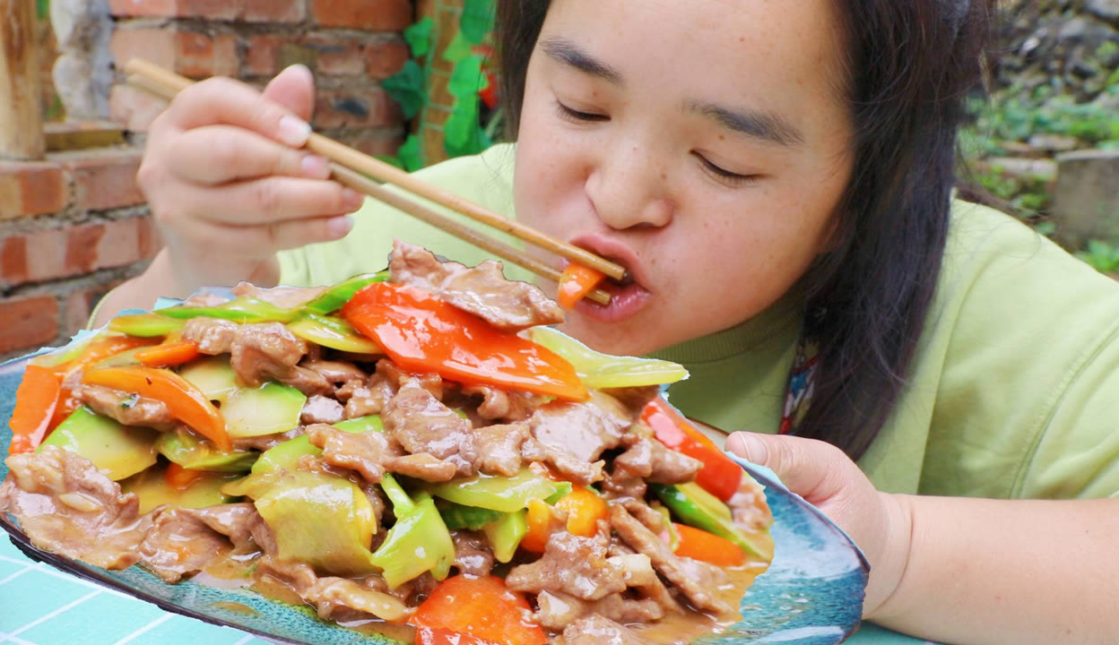 苗阿朵美食最新一期图片