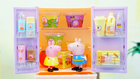厨房过家家玩具：小猪佩奇的法式四开门冰箱