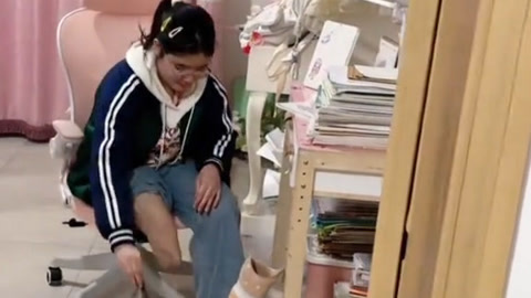 抖音假肢女孩=抖音里戴假肢的小姐姐